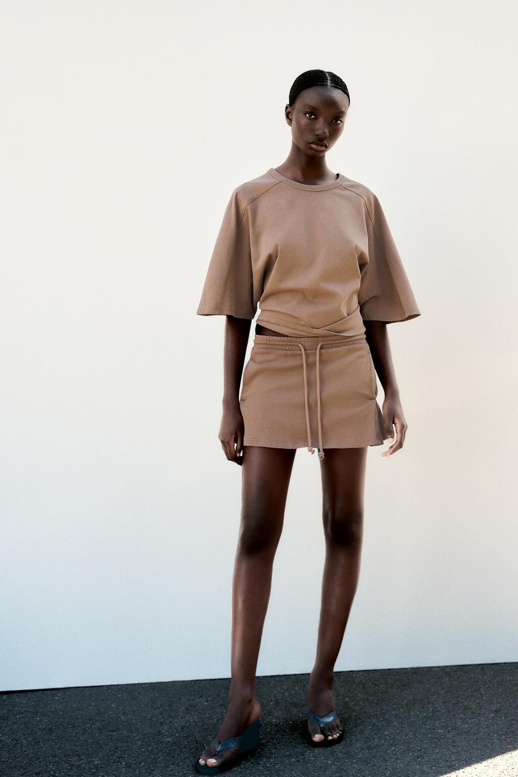 

Футболка из плотного хлопка с эффектом стирки ZARA, цвет Ochre