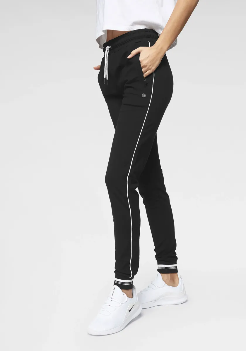 

Спортивные брюки Ocean Sportswear Comfort Fit с окантовкой по бокам, черный