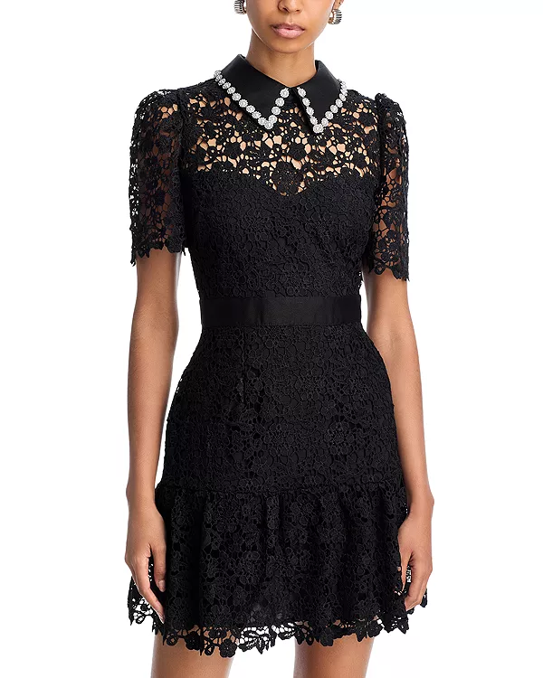 

Мини-Платье с короткими рукавами и кружевной отделкой жемчугом - эксклюзивное. Aqua, черный