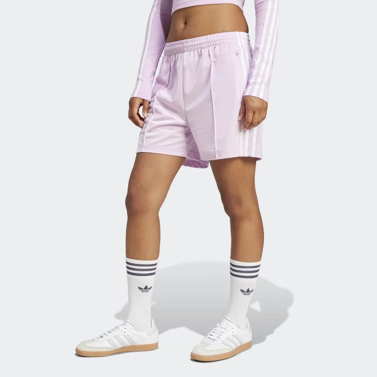 

Женские шорты Adidas Firebird, цвет Violeta