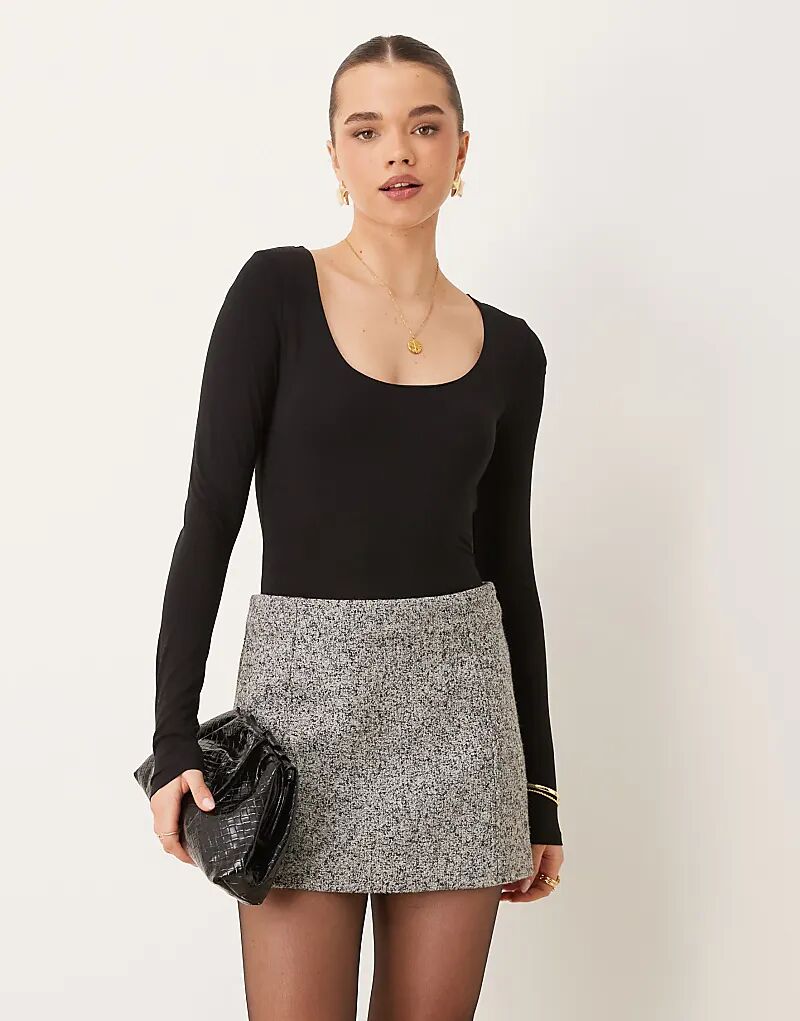 

Боди Gina Tricot Soft Touch с длинными рукавами и круглым вырезом черного цвета