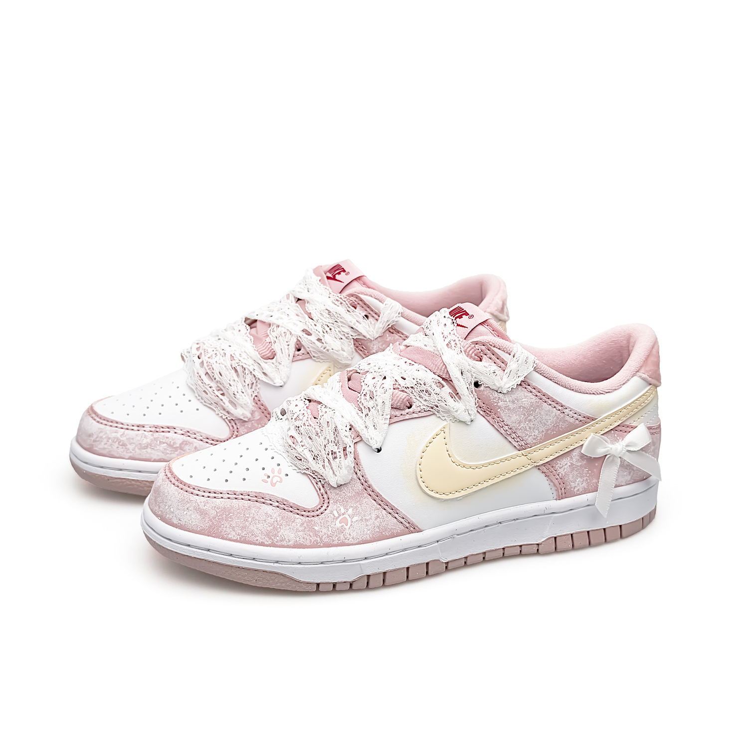 Низкие детские скейтбординговые ботинки dunk preserved pink peach с противоскользящей, износостойкой и дышащей подошвой Nike, Pink белый бежевый — фото 4
