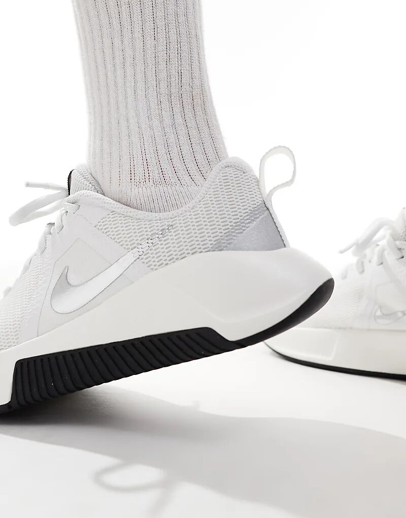 Кроссовки MC 3 белого и серебристого цвета Nike Training — фото 4