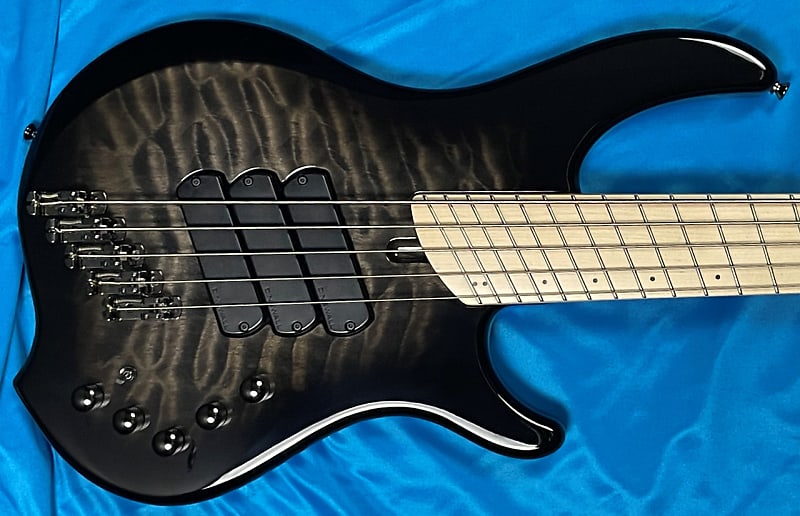 

Басс гитара Dingwall Combustion 5, Black Burst / Maple / 3 Pickup