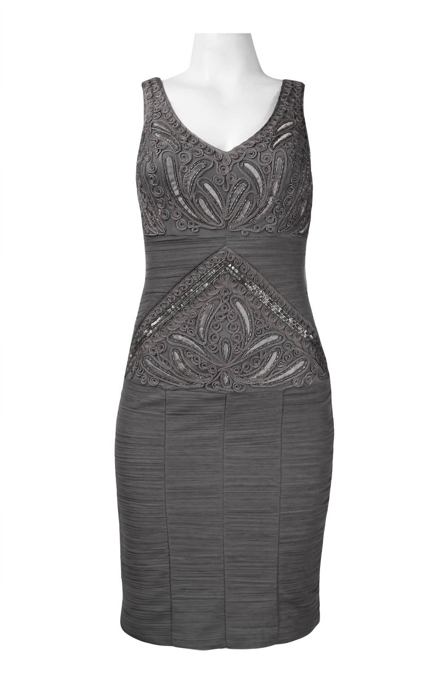 

V-образный вырез платье с рюшами и лентой в сером цвете Sue Wong, Charcoal