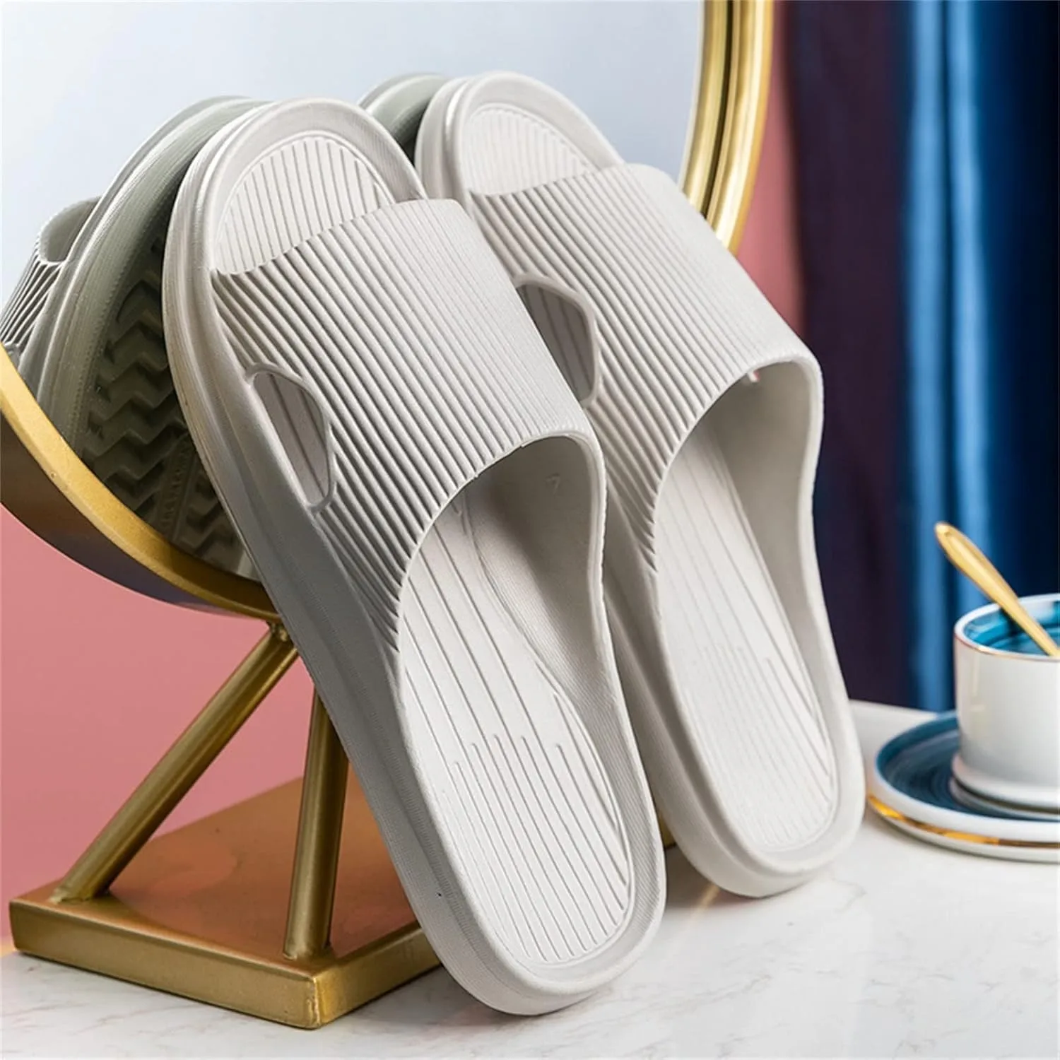 Тапочки Cozyslides унисекс, нескользящие купальные тапочки для женщин Для мужчин летние тапочки Cloud Slippers, мягкие тапочки, тапочки Cloudyzz, мюли, купальники тапочки с толстой подошвой, летняя бувь Woxihuan, серый — фото 2
