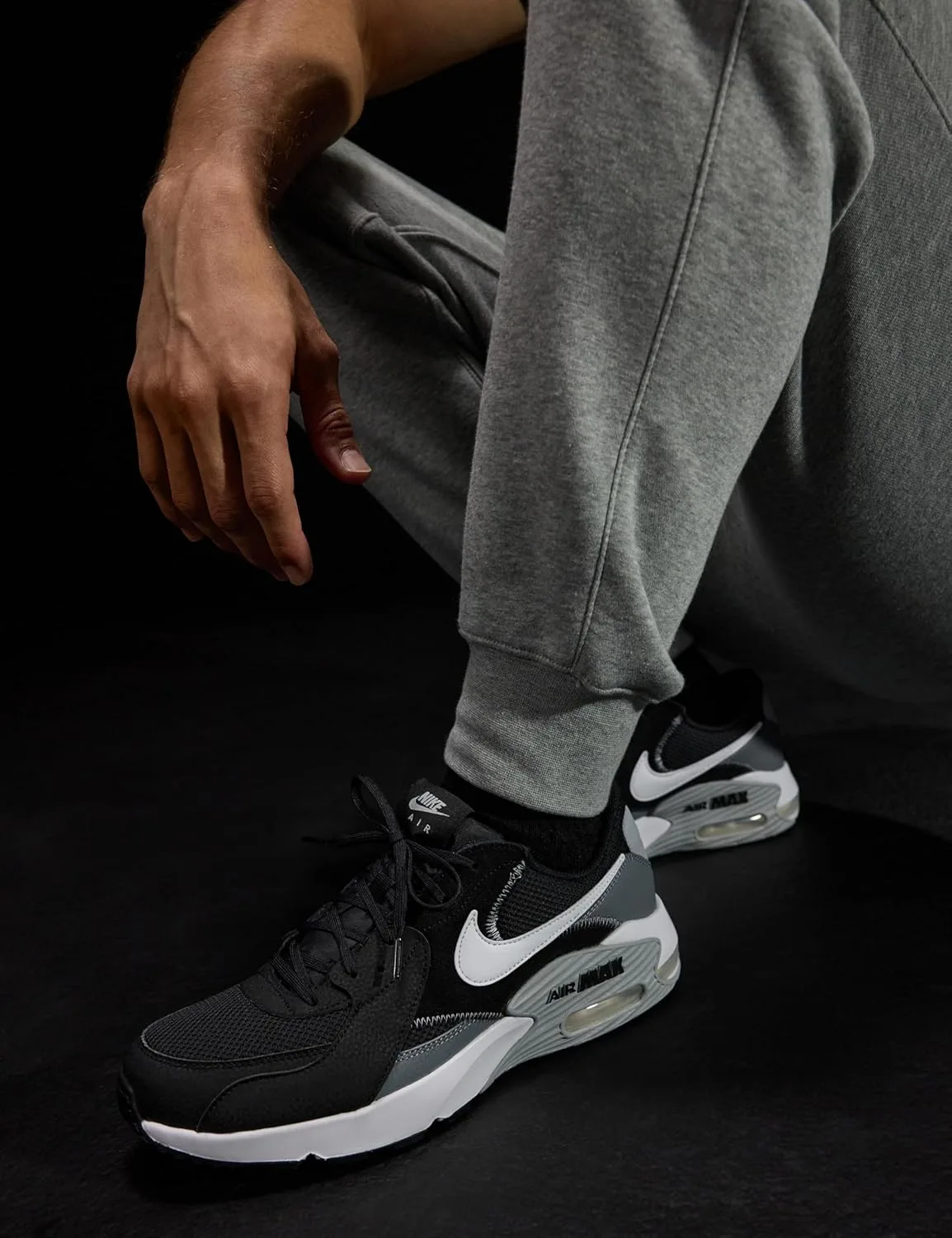 Мужские низкие кроссовки Nike Air Max Excee, белый/черный/серый — фото 2