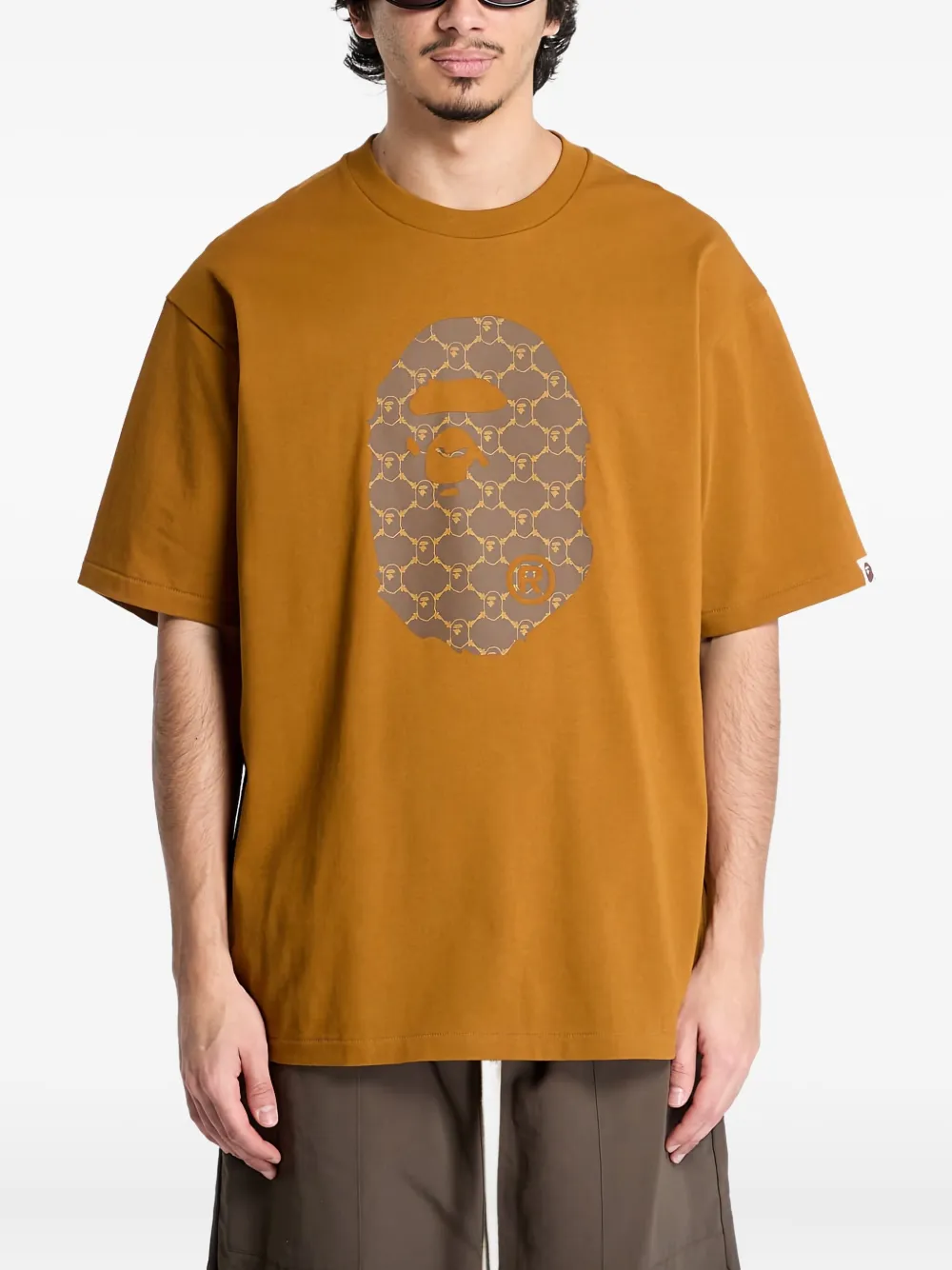 

Футболка с монограммой «Голова обезьяны» A BATHING APE, нейтральный