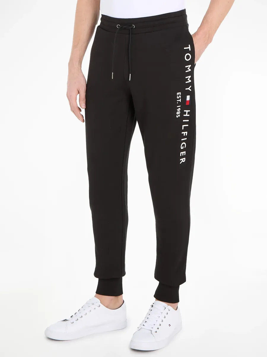 

Спортивные брюки Tommy Hilfiger "BASIC BRANDED SEATPANTS" с крупной надписью Tommy Hilfiger, черный