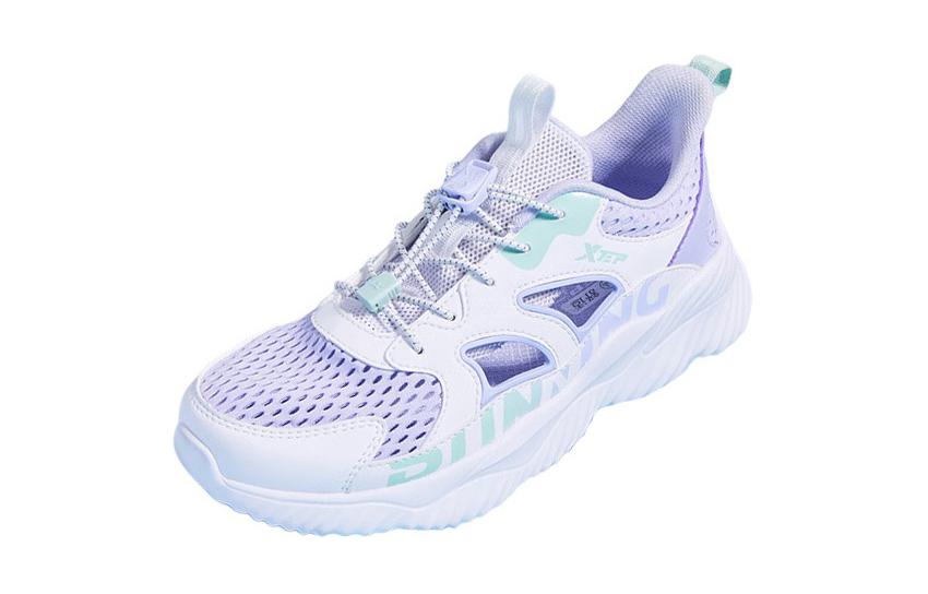 Скользоустойчивые амортизирующие низкие детские кроссовки для бега Purple White XTEP, Violet Blue/Special Step White — фото 2