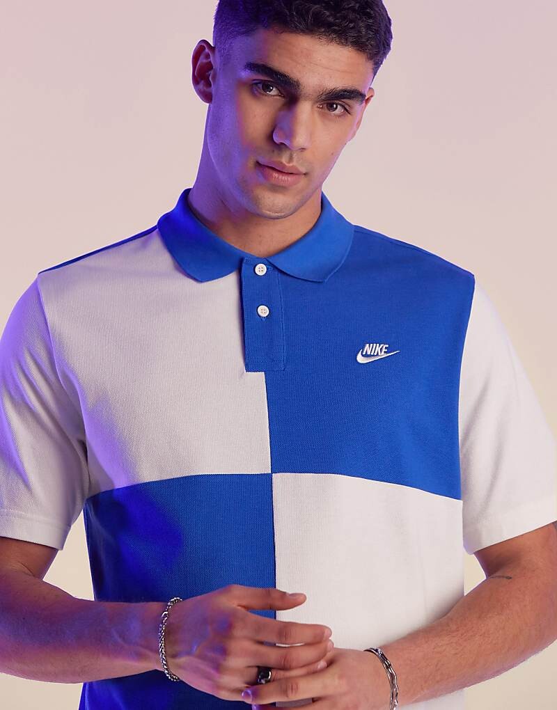 

Рубашка-поло Nike Club кремово-белого и синего цветов