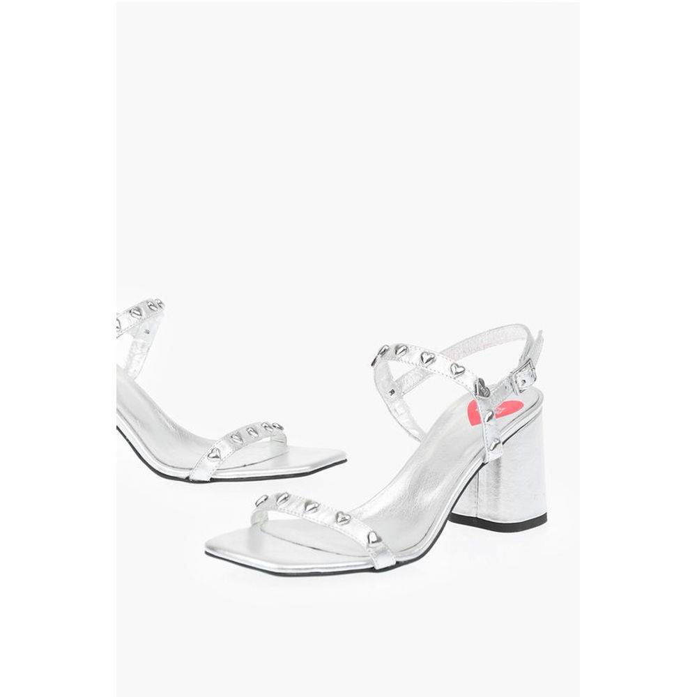 Сандалии LOVE из ламинированной кожи на толстом каблуке с заклепками Moschino, Silver