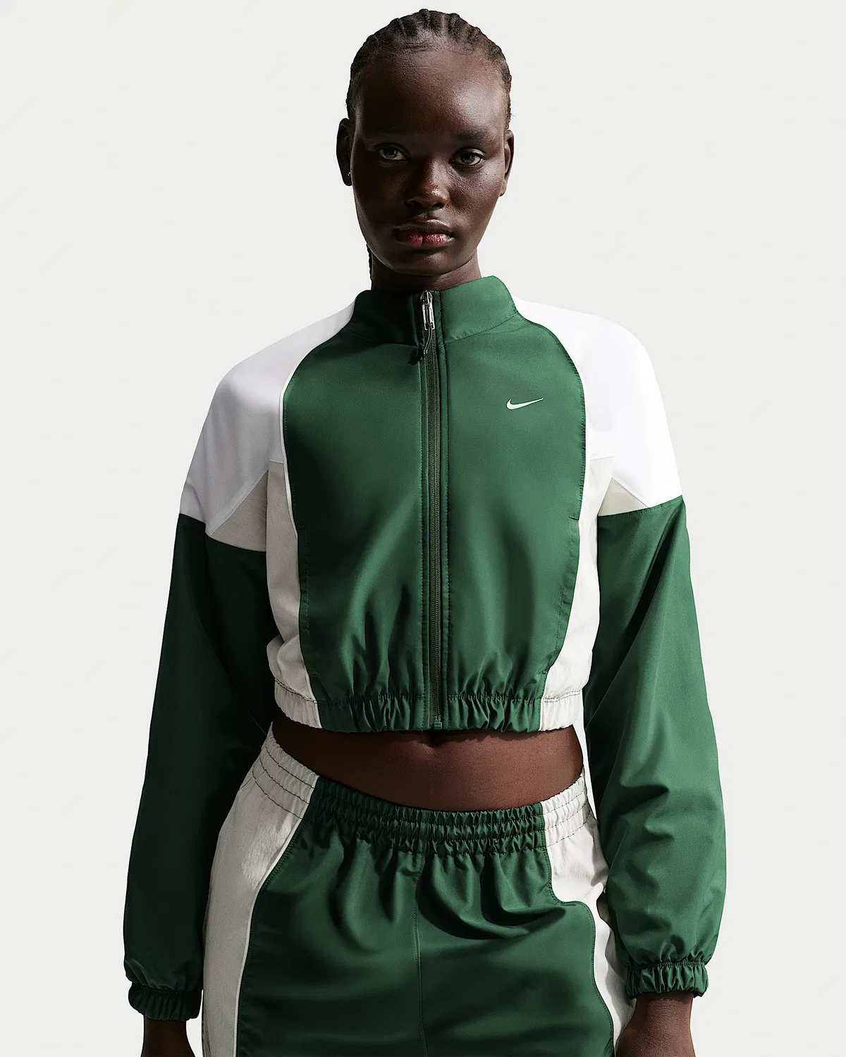 Женская укороченная куртка Nike Sportswear, Fir/White/Light Bone/Sail