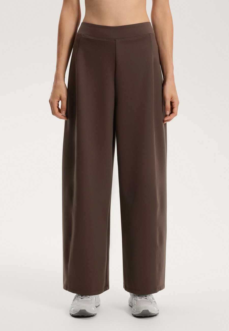 

Брюки OYSHO Trousers, Brown