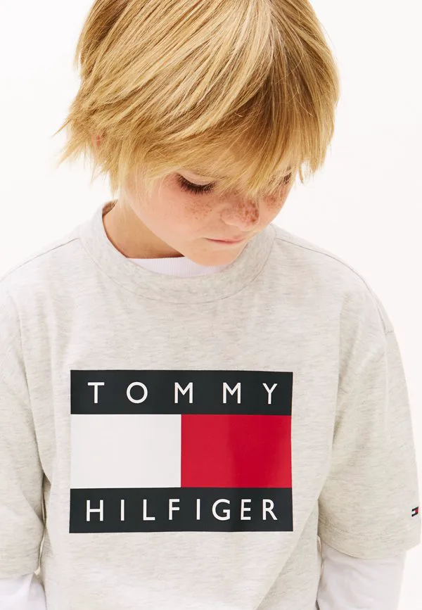 Футболка с принтом флага наследия футболка с принтом Tommy Hilfiger, Light Grey Heather — фото 4