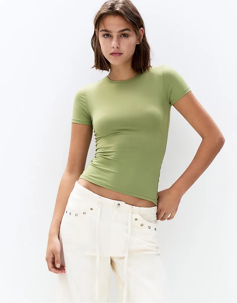 

Футболка с короткими рукавами из полиамида Pull&Bear оливкового цвета
