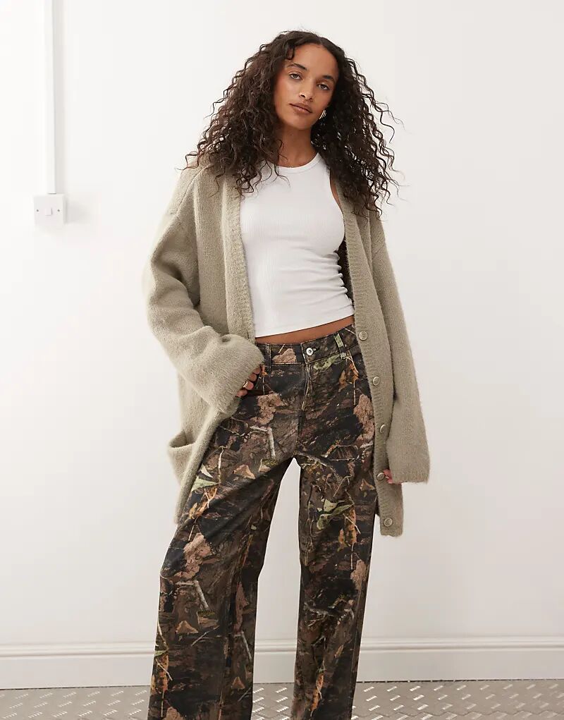 

Кардиган Monki свободного кроя из пушистой вязки бежевого цвета