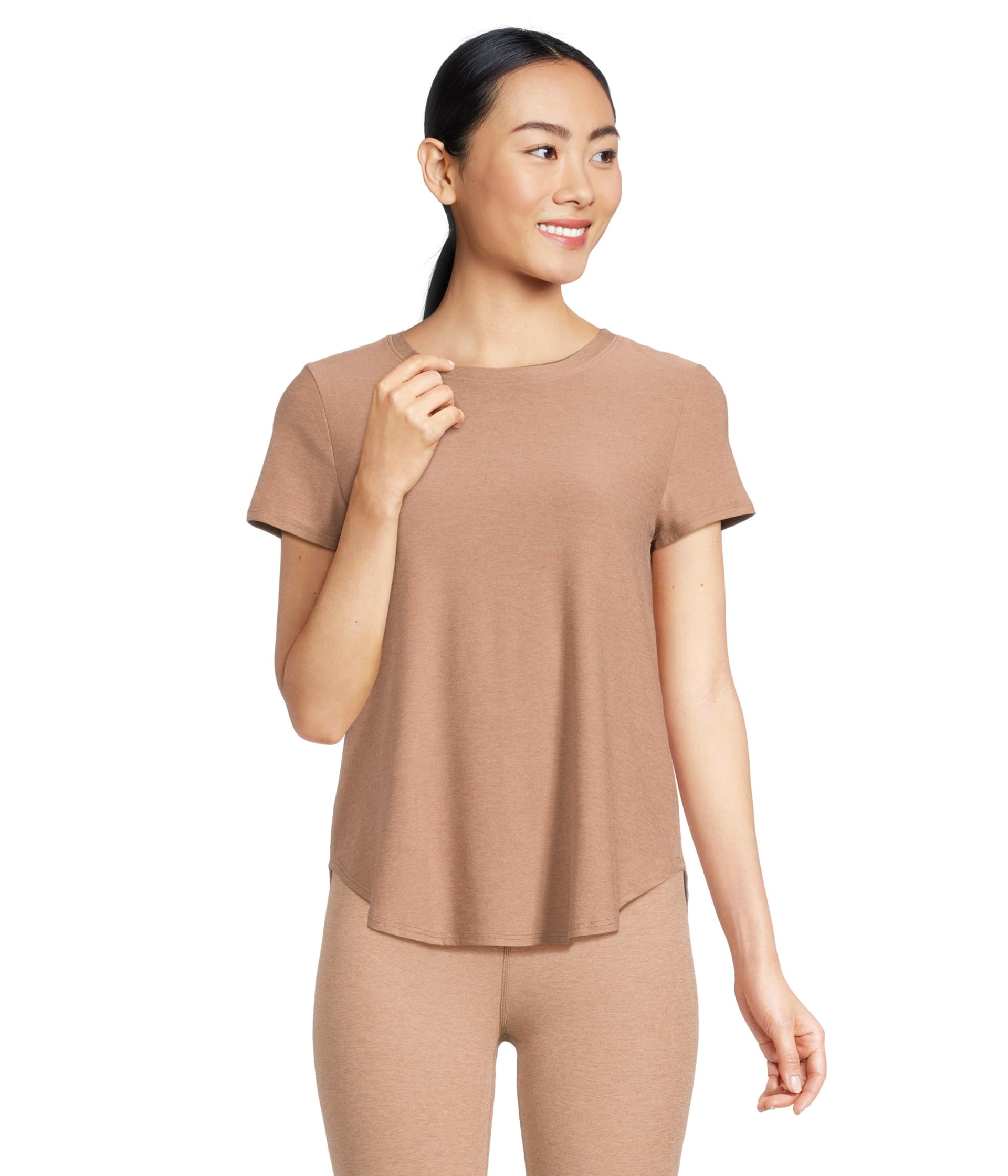 

Футболка Beyond Yoga Featherweight On The Down Low Tee, цвет Desert Sand Heather