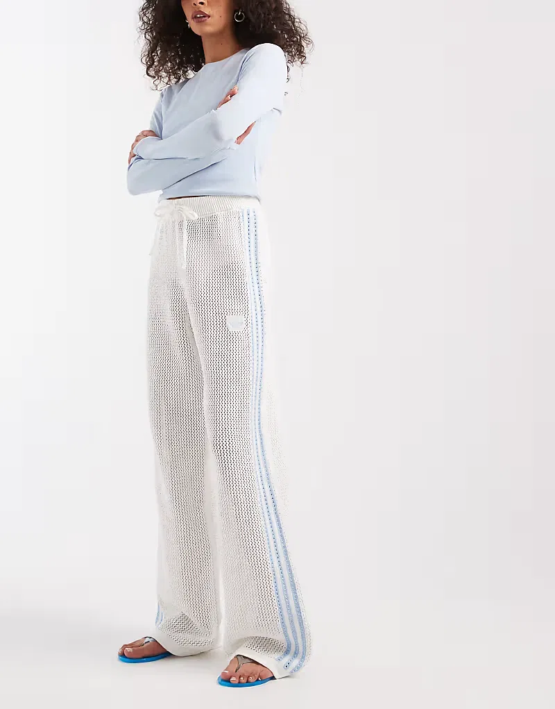 Вязаные спортивные брюки Adidas Originals белого и, синий