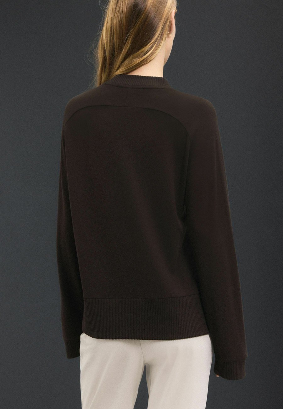 Джемпер Next PETITE FIT COSY SOFT TOUCH LONG SLEEVE CREWNECK , Chocolate Brown/Dark Brown — фото 4
