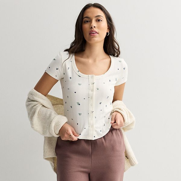 

Топ с коротким рукавом и пуговицами в стиле pointelle для подростков So, Cream Navy Floral