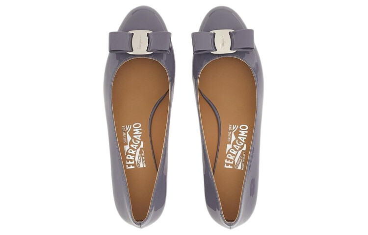 Туфли женские Ferragamo Vara Mary Jane, темно-серый — фото 4