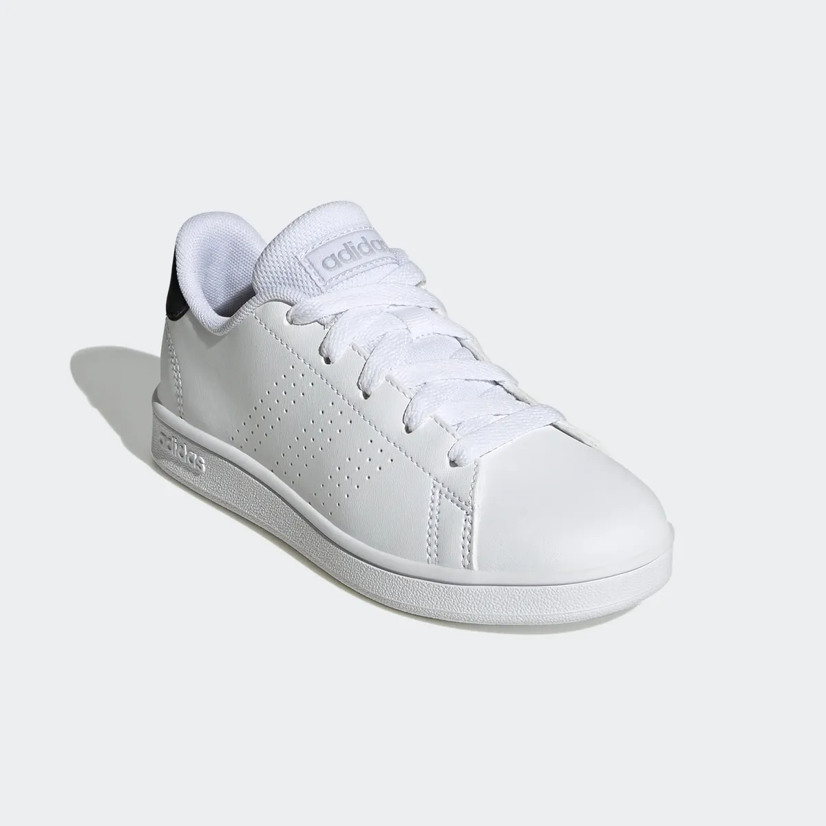 

Кроссовки Adidas Sportswear "ADVANTAGE LIFESTYLE COURT LACE", дизайн по стопам Adidas Stan Smith, серебристый