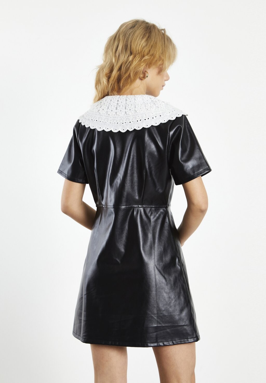 

Платье-рубашка COLLAR DETAIL MINI Glamorous, черный