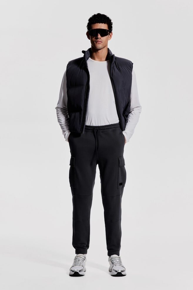 

Спортивные брюки-карго из материала DryMove, стандартного кроя H&M, серый