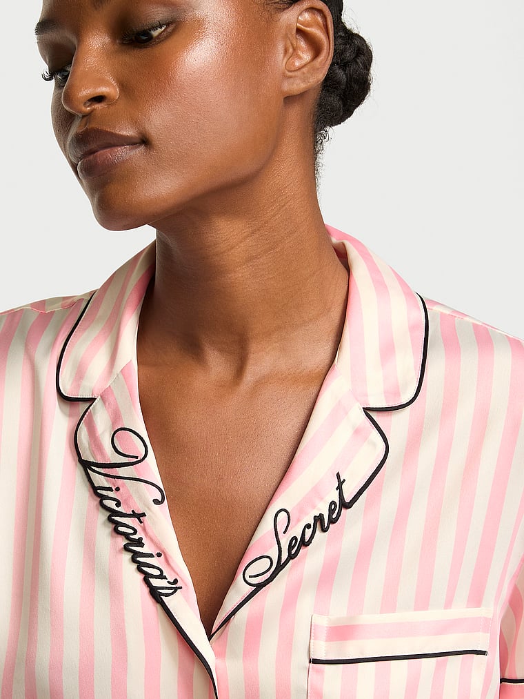Короткий пижамный комплект из глянцевого атласа Victoria'S Secret, embroidered print — фото 3