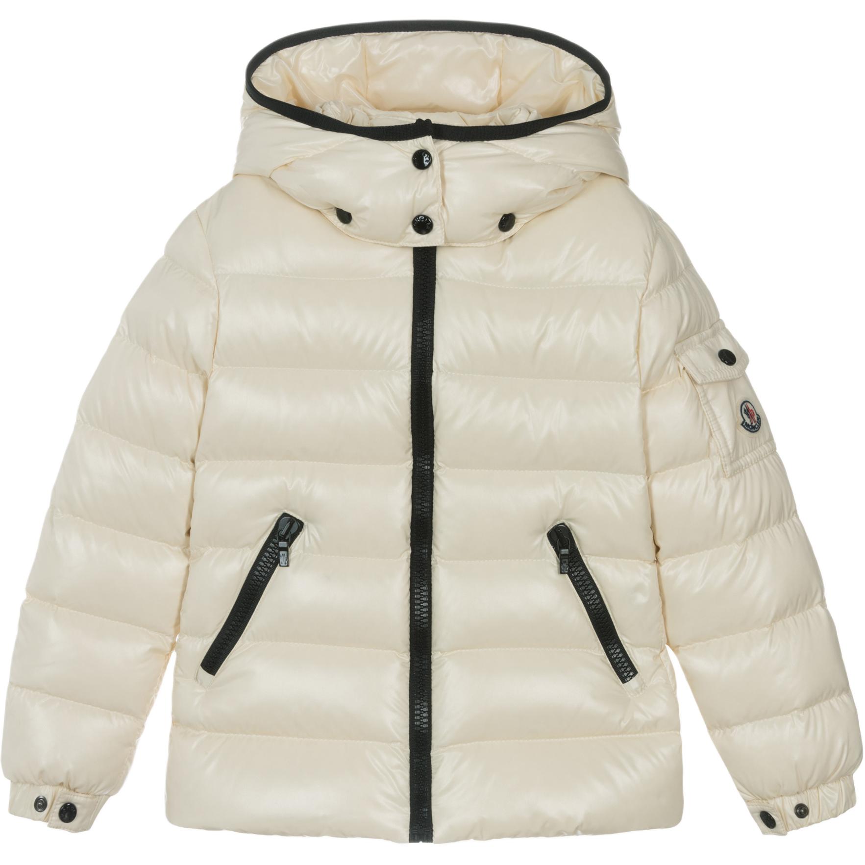 

Детская пуховая куртка Moncler, цвет слоновая кость белый