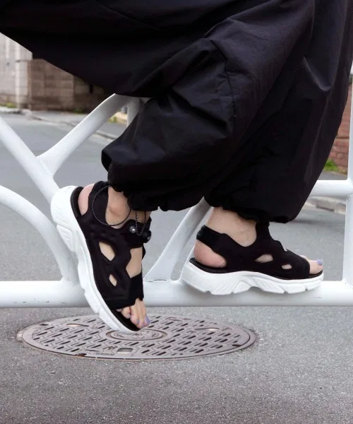 Унисекс сандалии Reebok INSTAPUMP FURY SANDAL чёрные