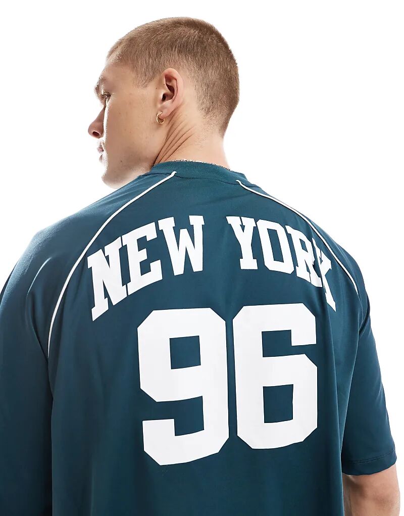 

Свободная футболка oversize со спортивным принтом на спине в бирюзовом цвете ASOS DESIGN