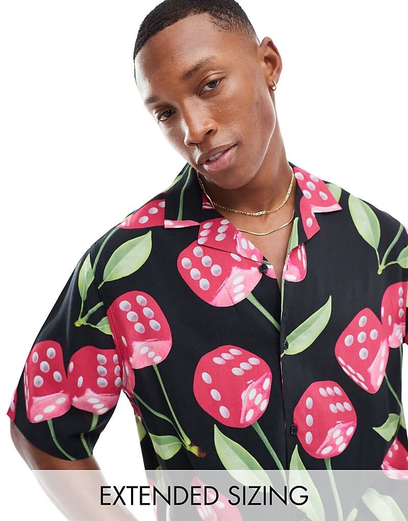 

ASOS DESIGN – Рубашка повседневного кроя с принтом вишневых кубиков и воротником с лацканами