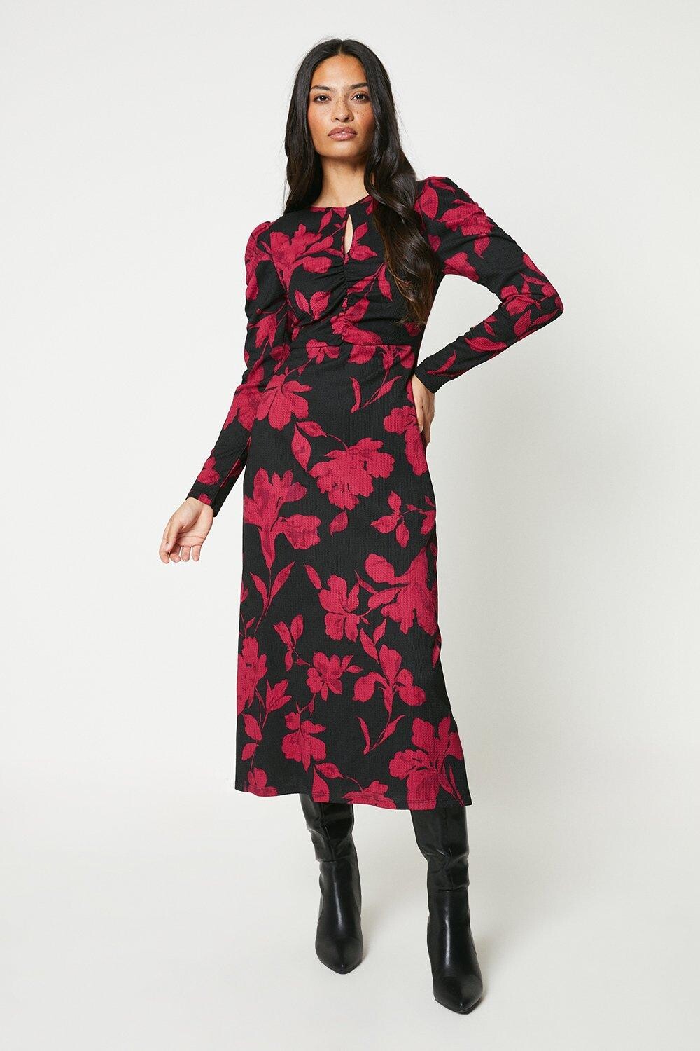 

Красное платье-миди с вырезом-капелькой и цветочным принтом Dorothy Perkins, черный
