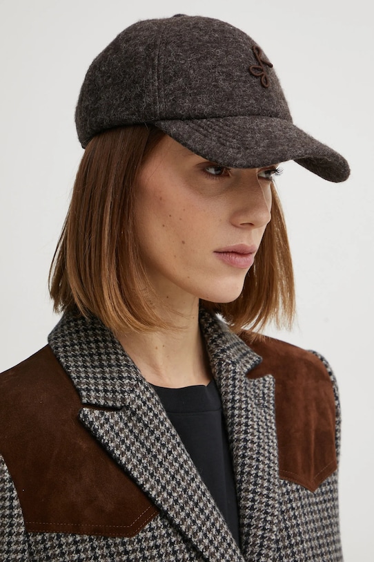 

Кепка с козырьком Ruslan Baginskiy, коричневый