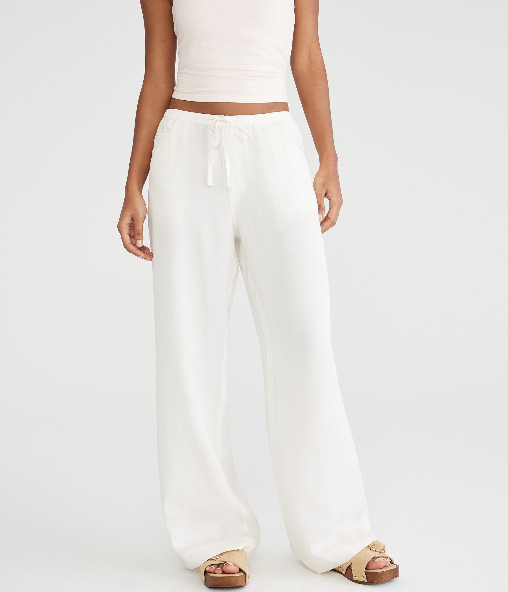 

Широкие брюки из твила Aeropostale с низкой посадкой, цвет floral white