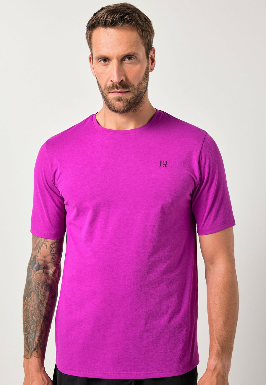 

Футболка JP1880 JAY-PI TECHNICAL FITNESS SHORT SLEEVE , Berry/Red, Красный, Футболка JP1880 JAY-PI TECHNICAL FITNESS SHORT SLEEVE , Berry/Red