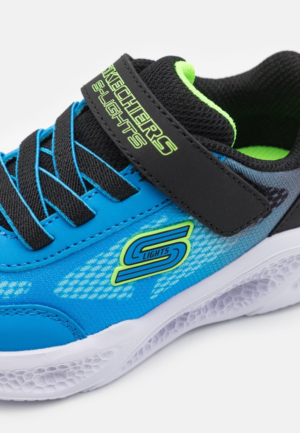 

Кроссовки на шнуровке METEOR-LIGHTS Skechers, черный