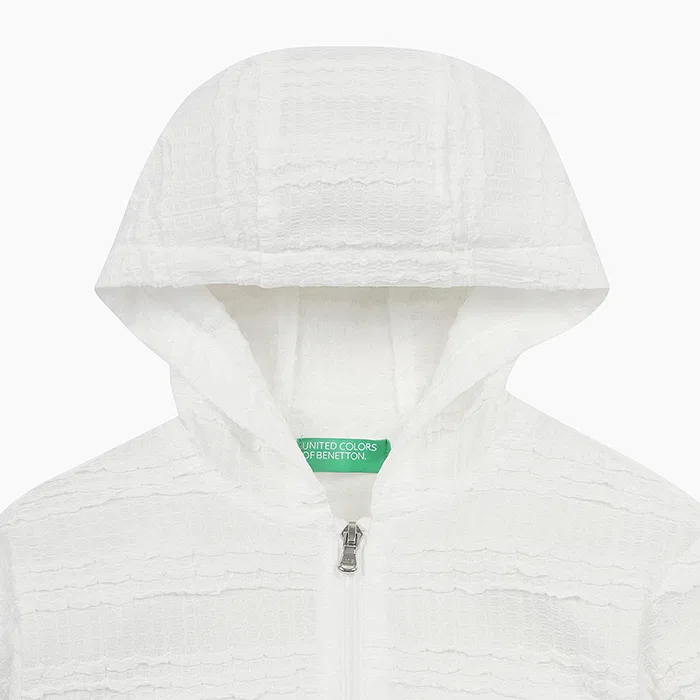 Детская куртка из ткани с кружевными вставками цвета айвори от Benetton Kids — фото 3
