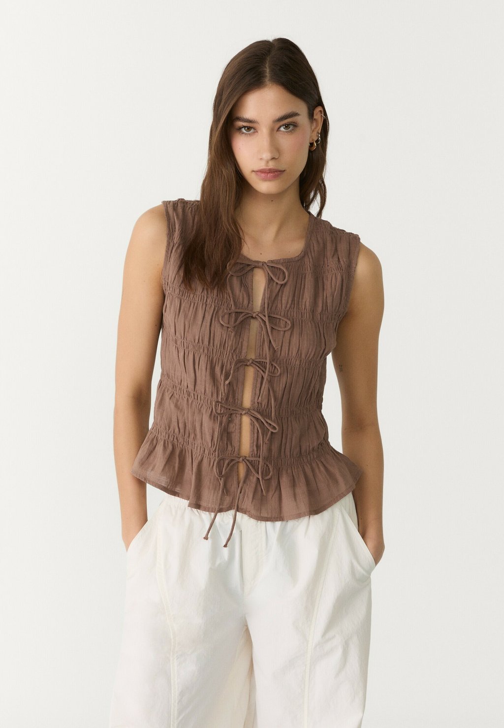 

Топ CREASED - Blouse Stradivarius, темно-коричневый
