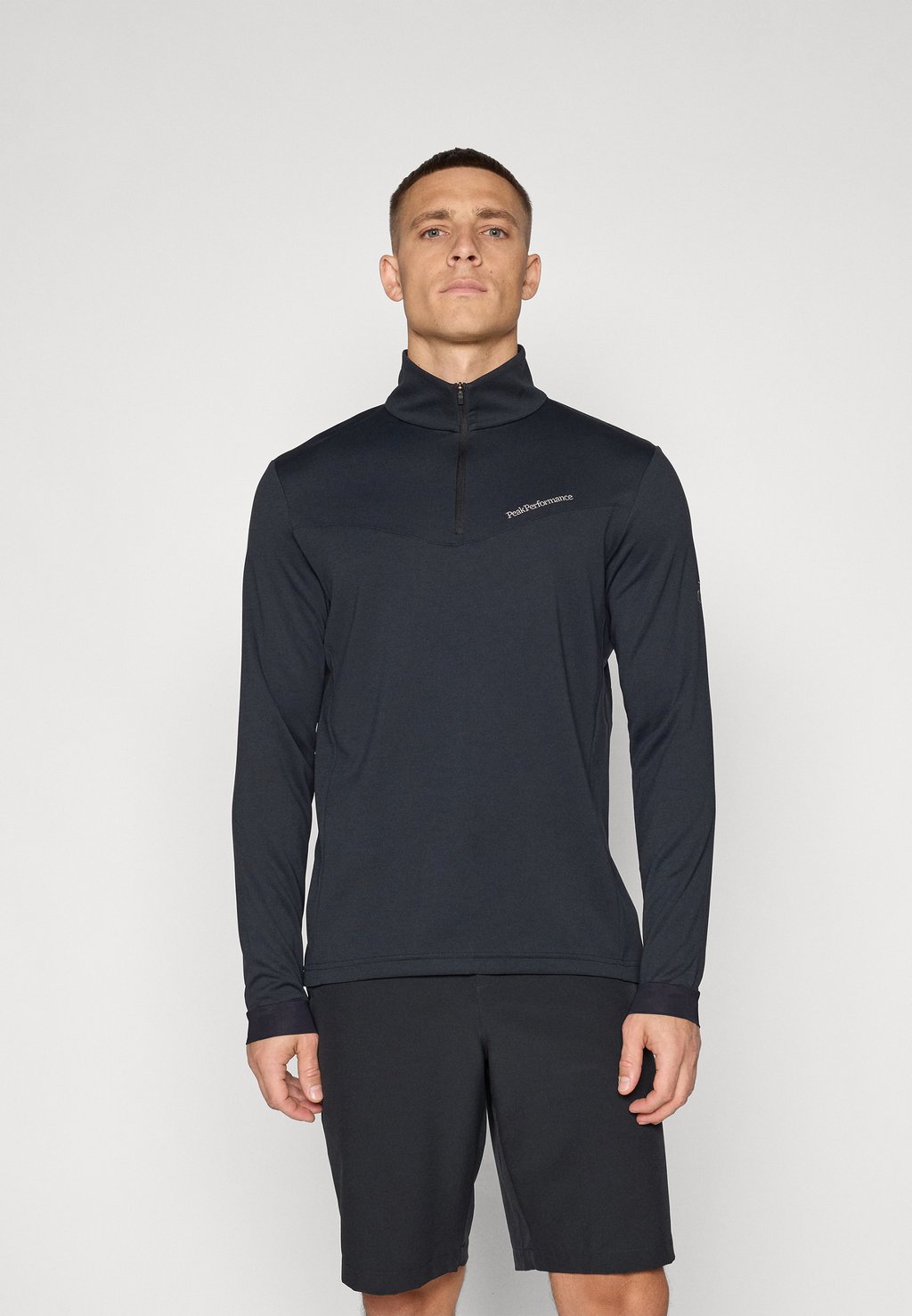 

Лонгслив CHASE HALF ZIP Peak Performance, черный