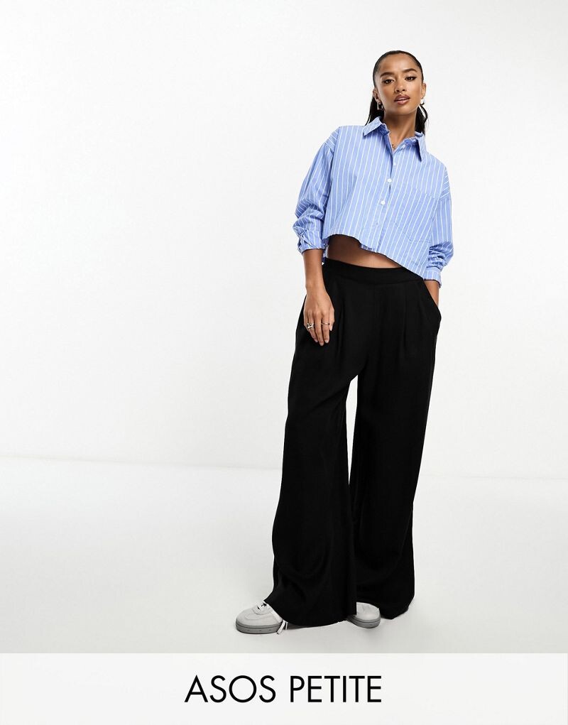 

Черные узкие широкие брюки спереди ASOS Petite