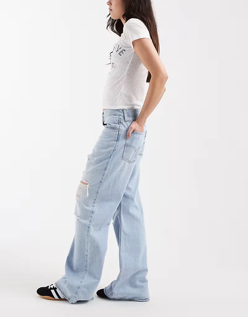 Свободные джинсы-клеш Levis с рваными элементами Levi's, светло-голубой — фото 3