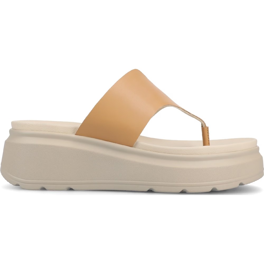 Женские босоножки на танкетке Carah flip flop wedge sandal Journee, tan — фото 2