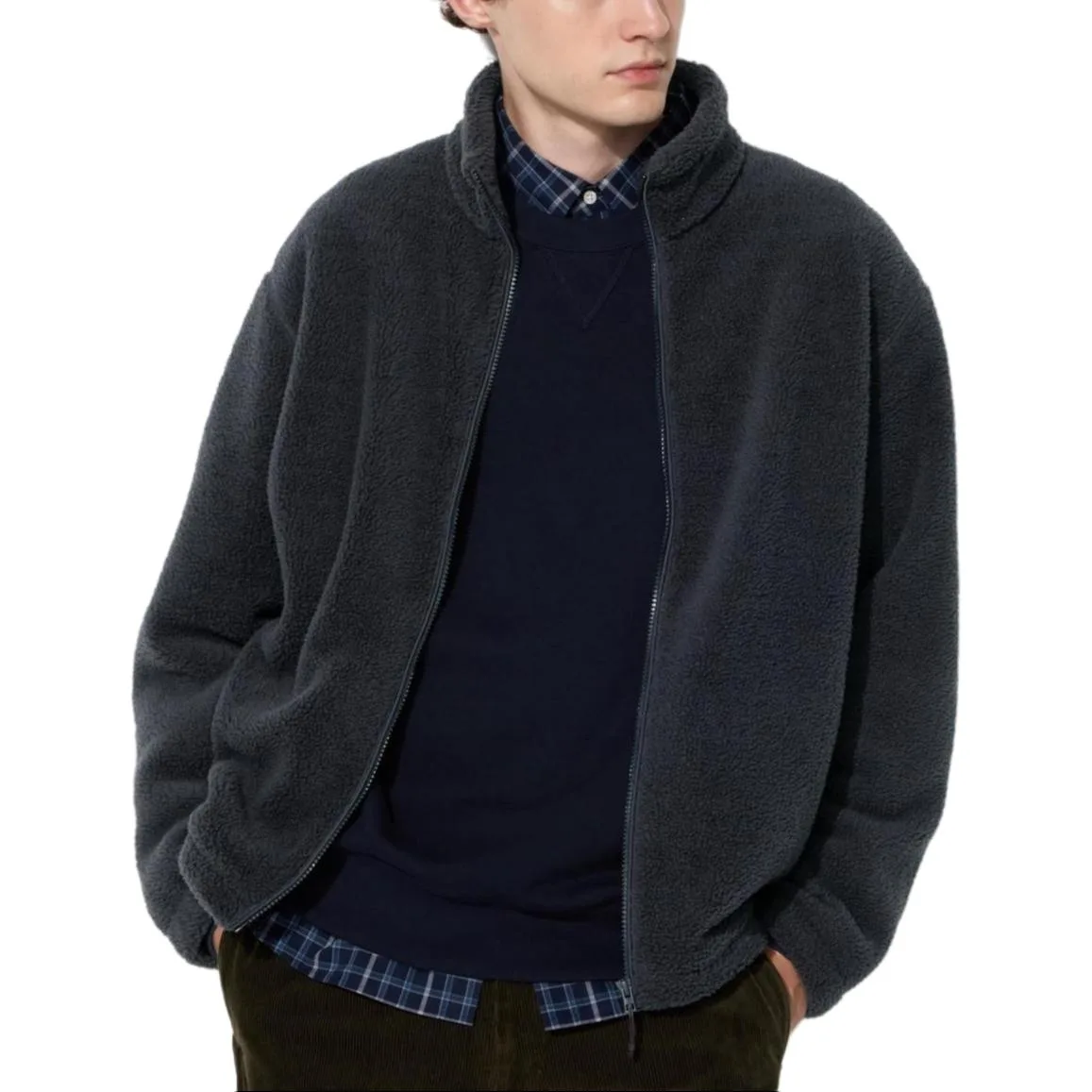 UNIQLO Пальто унисекс с бархатистой текстурой темно-серое — фото 3