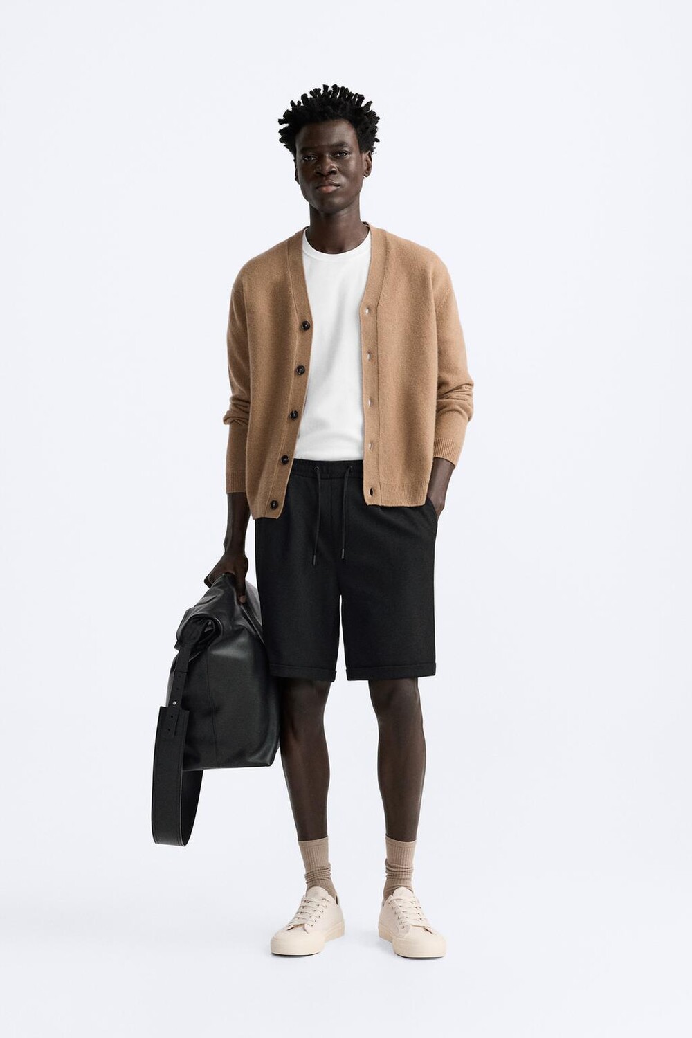 

Комфортные шорты-бермуды ZARA, черный