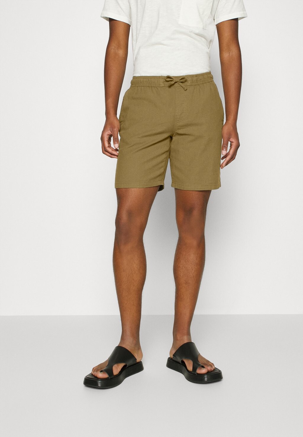 

Шорты PHELIX GARMENT DYED Casual Friday, цвет dark olive