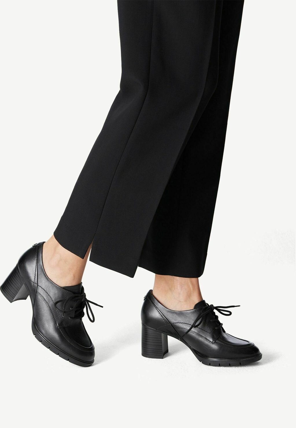 

Туфли на шнуровке COMFORT Tamaris, цвет black