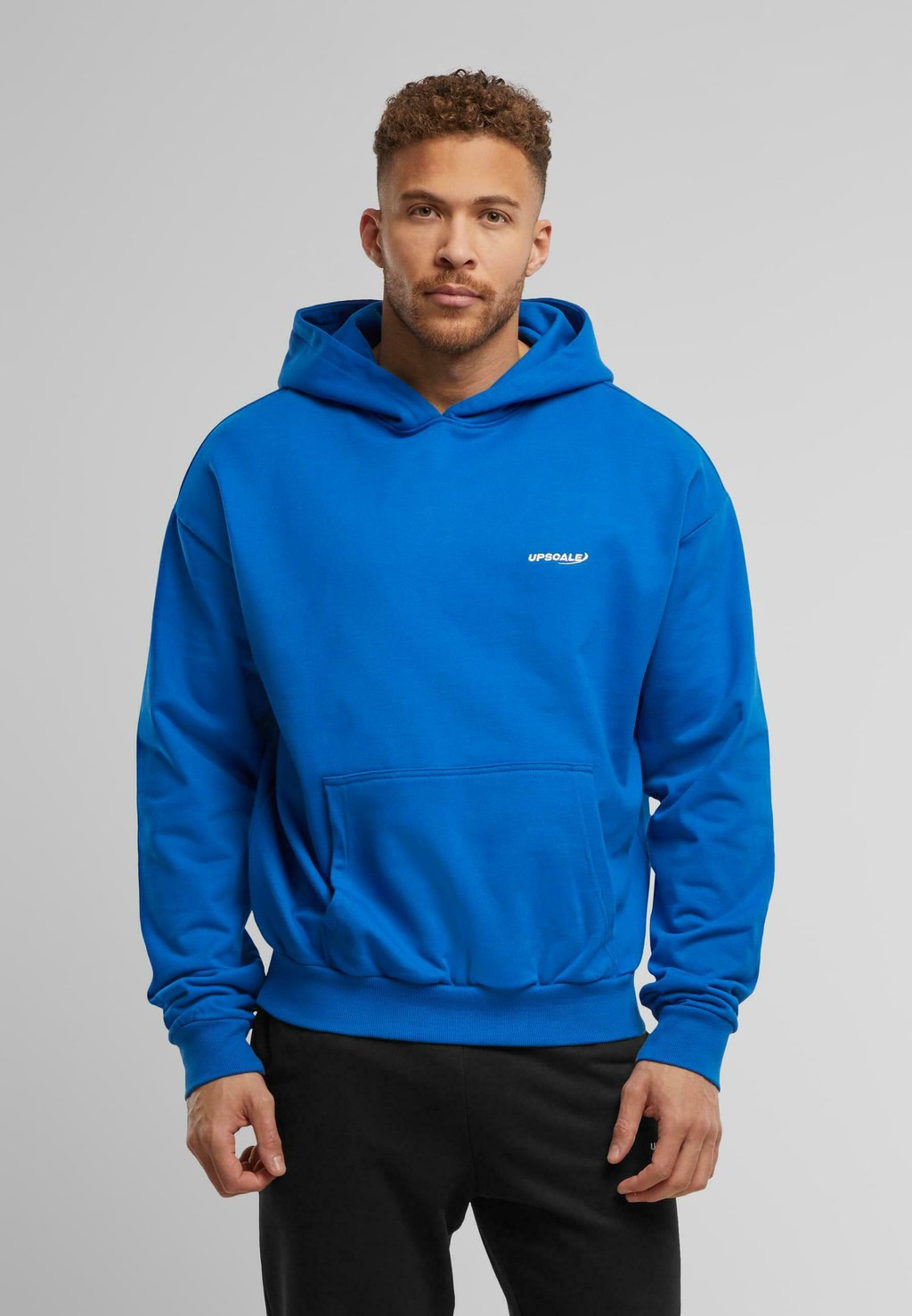 

Толстовка Hoodie Upscale by Mister Tee, синий